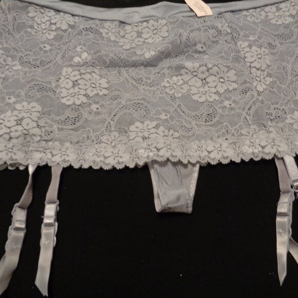 VICTORIAS SECRET NWT OLDER STOCK LACEY GREY GIRDLE PANTIES W GARDERS M - Picture 4 of 4